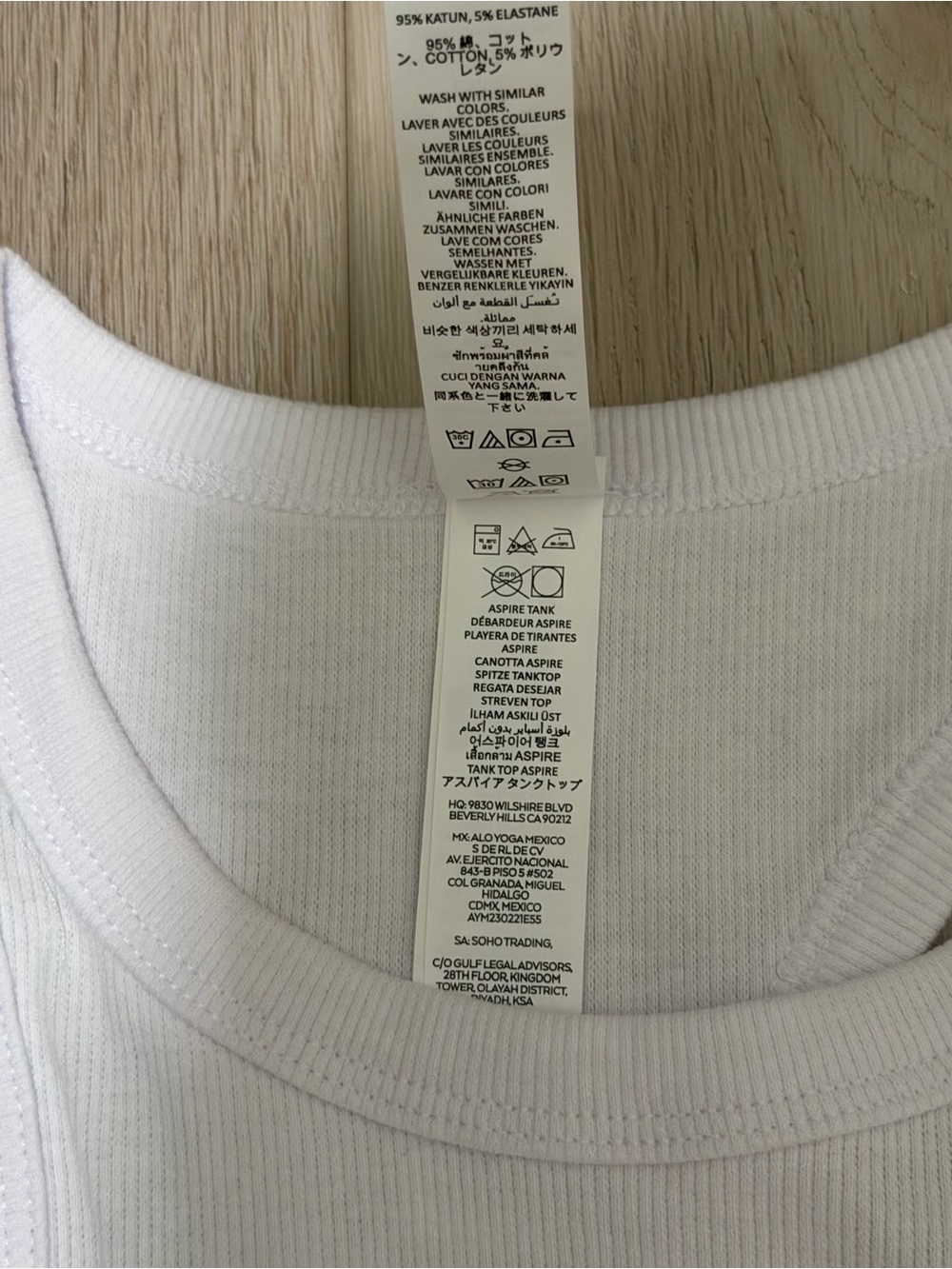 ALO Yoga White Ribbed Crop Tank with Black Logo - Picture 4 of 5